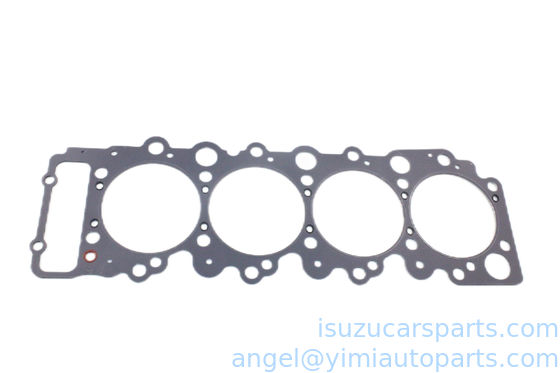 El motor de la ISUZU 4HG1-N tiene una tapa de cilindro.