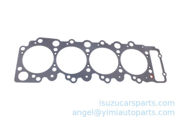 El motor de la ISUZU 4HG1-N tiene una tapa de cilindro.