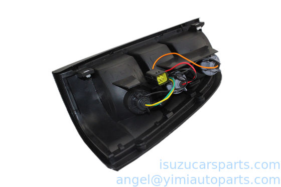 La luz de la parte trasera de ISUZU