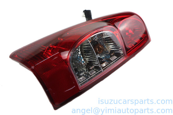 La luz de la parte trasera de la ISUZU