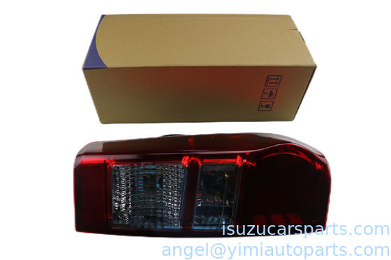 La luz de la parte trasera de la ISUZU DMAX 2012