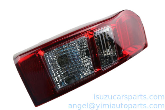 La luz de la parte trasera de la ISUZU DMAX 2012