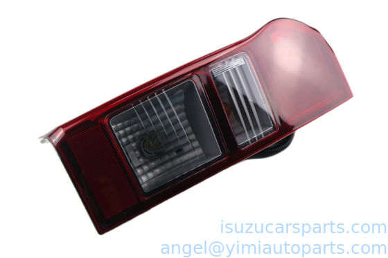 La luz de la parte trasera de la ISUZU