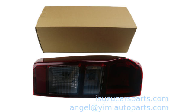 La luz de la parte trasera de la ISUZU