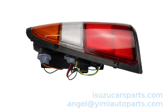 La luz de la parte trasera de ISUZU