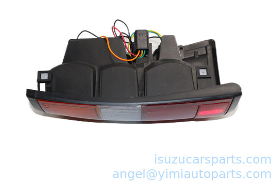 La luz de la parte trasera de ISUZU