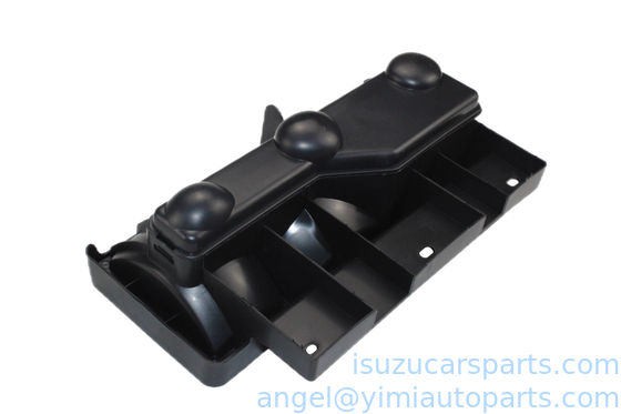 La luz de la parte trasera de la ISUZU 700P es de 24 V.