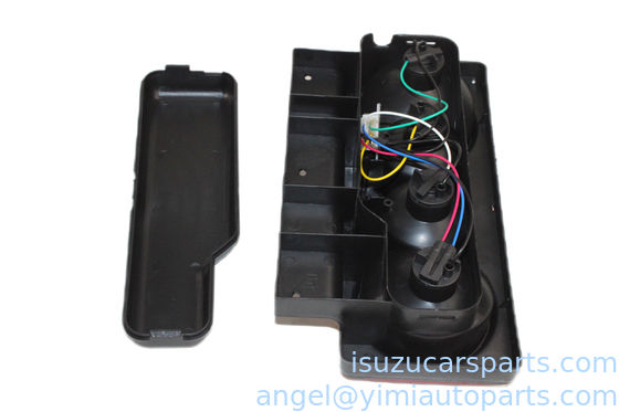 La luz de la parte trasera de la ISUZU KY N900