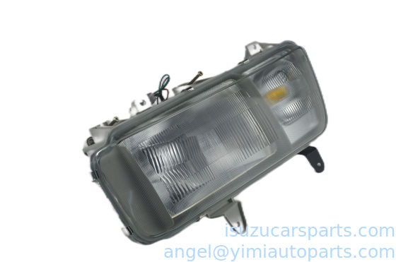 Las luces de las luces de la dirección del vehículo deberán estar equipadas con una lámpara de luz de la dirección del vehículo.