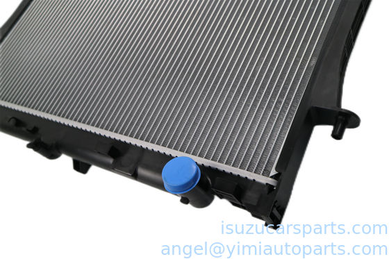 ISUZU DMAX2012 4JJ1 Radiador 8971372730 Partes de refrigeración para automóviles