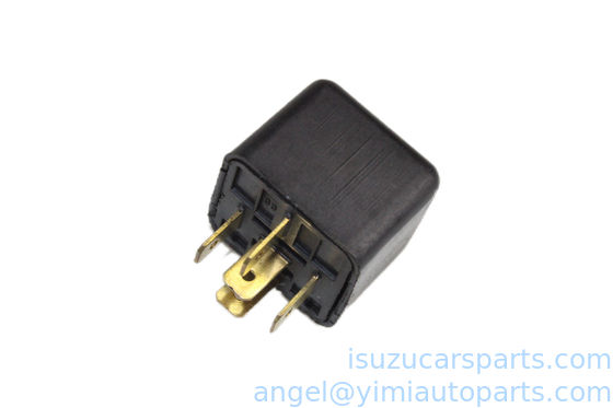 El motor de la ISUZU NKR94 NKR77 600P tiene una carga de relé.