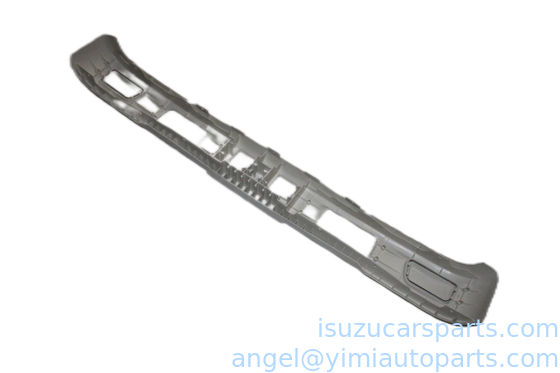 En el caso de los automóviles ISUZU 700P 4HK1 NLR BUMPER